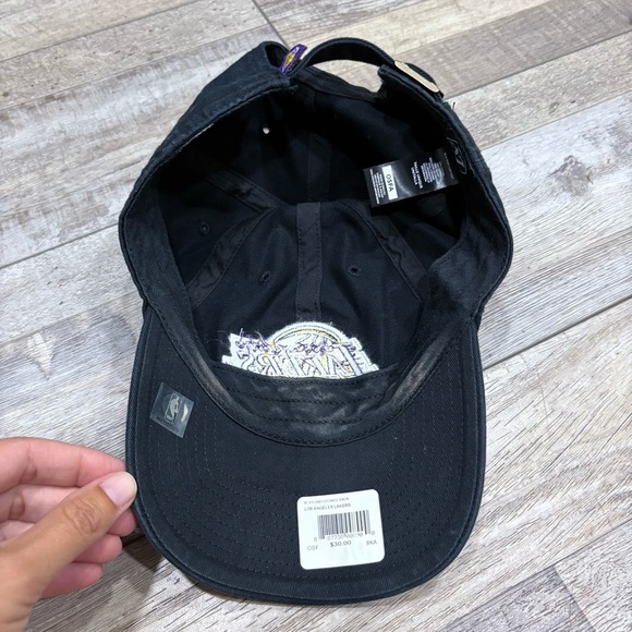 Los Angeles Lakers hat - Picture 3 of 6